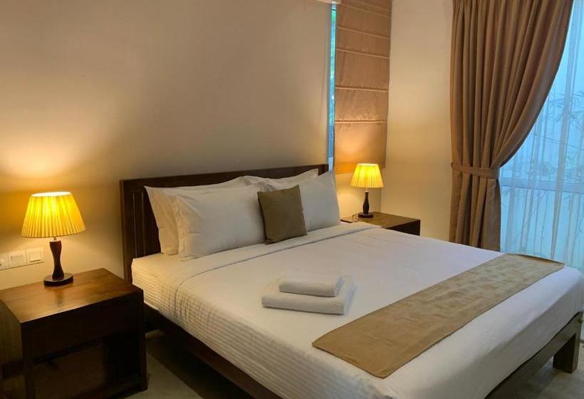 膳宿费 Villa On The Edge