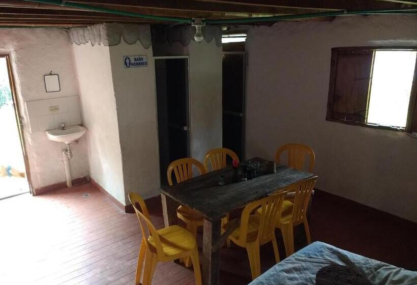 هاستل Casa Annunakis