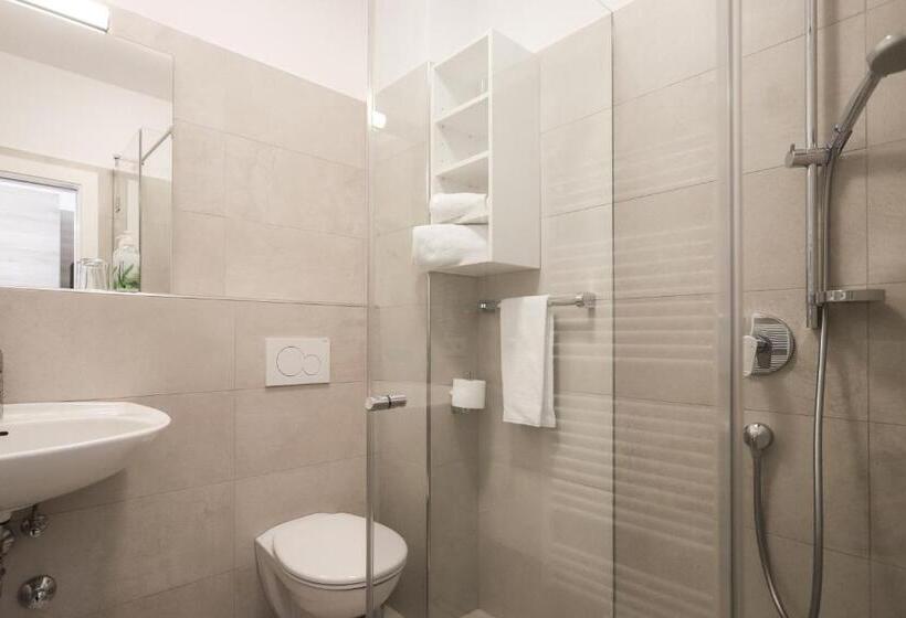 هتل Lingers Suites & Residence