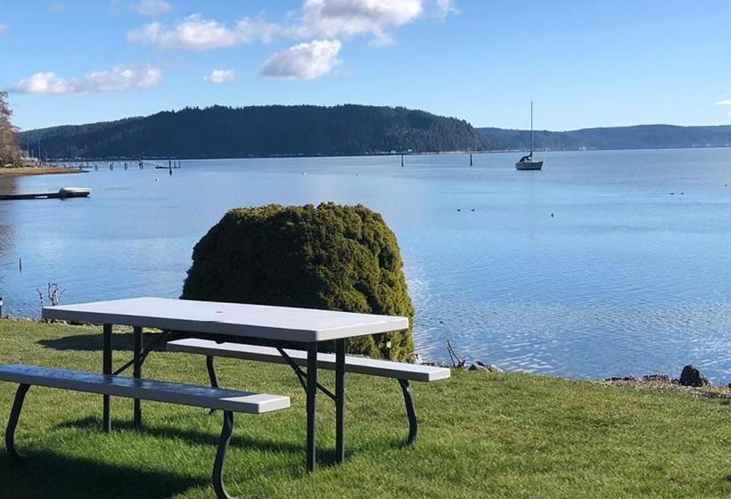 فندق على الطريق The Waterfront At Potlatch