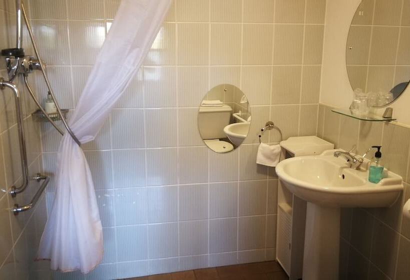 مبيت وإفطار Deveron Lodge Guest House