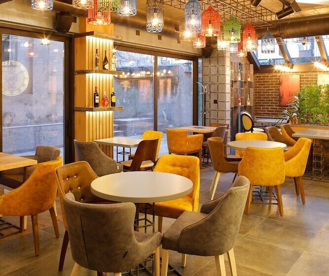 هتل Passpartu Home Garni