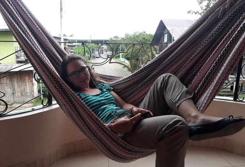 پانسیون Hostal Casa Cultural Mindo