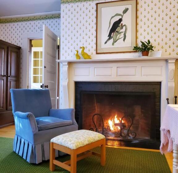 فندق صغير Harbourside Inn