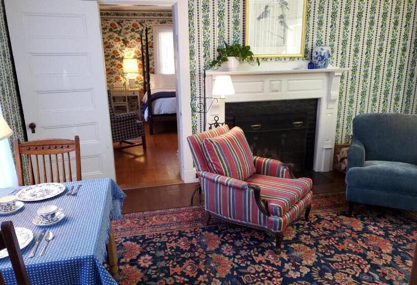 فندق صغير Harbourside Inn