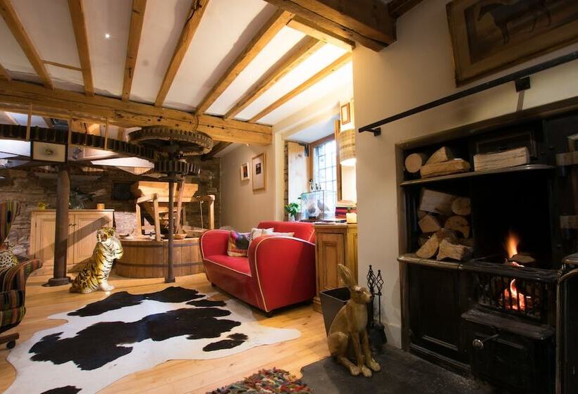 Bed and Breakfast Low Mill Guesthouse