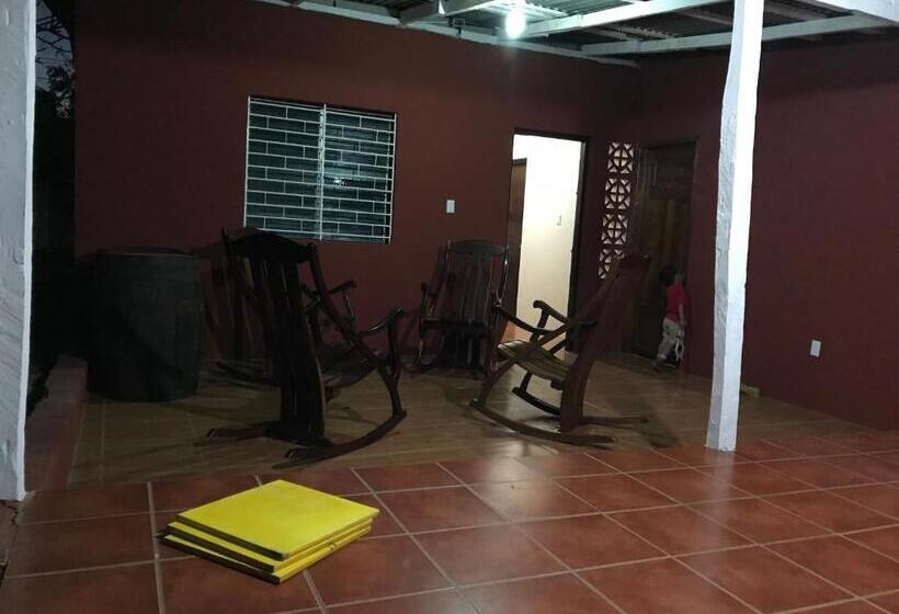 پانسیون Hostal Augustos