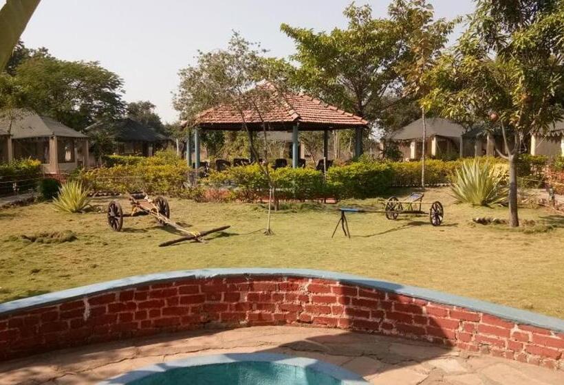 فندق Camp Serai Tiger Tadoba
