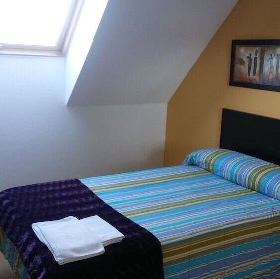 پانسیون Hostal Restaurante Vial