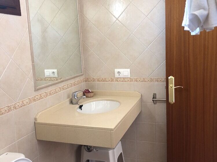 پانسیون Hostal Jadraza