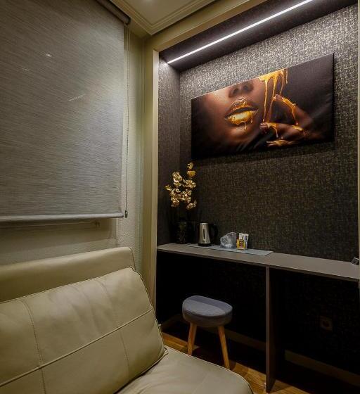 پانسیون Hostal Rodas Pamplona
