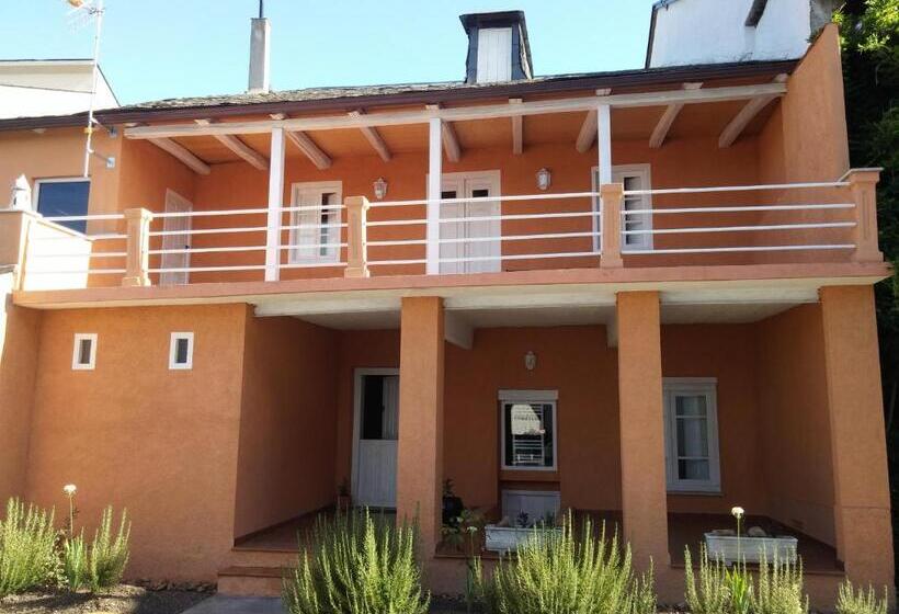 بنسيون Hostal Camponaraya