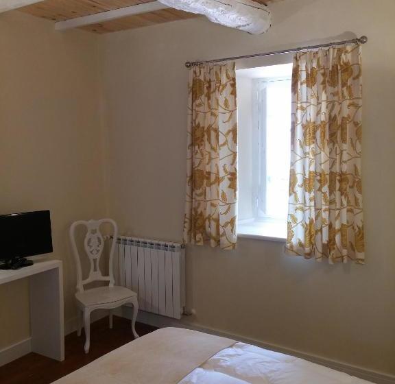 بنسيون Hostal Camponaraya