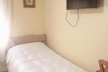 پانسیون Hostal Seseña
