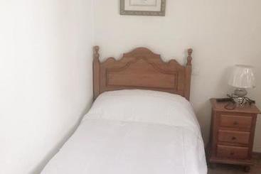 پانسیون Hostal Seseña
