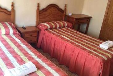 پانسیون Hostal Seseña