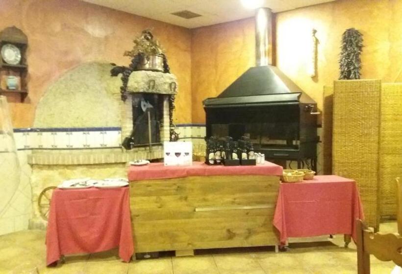 פנסיון Hostal Seseña