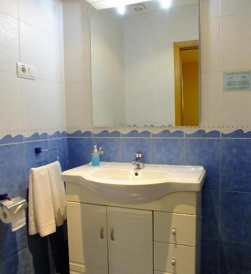 پانسیون Hostal Los Claveles