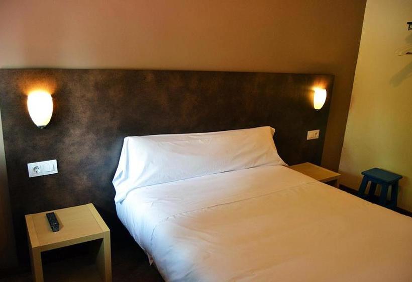 پانسیون Hostal Restaurante Los Mellizos