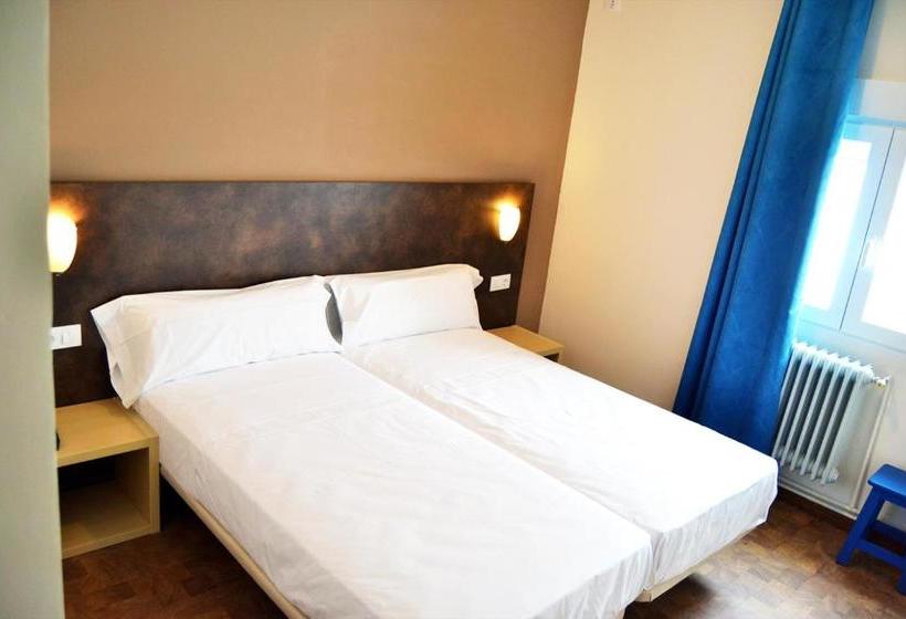 پانسیون Hostal Restaurante Los Mellizos
