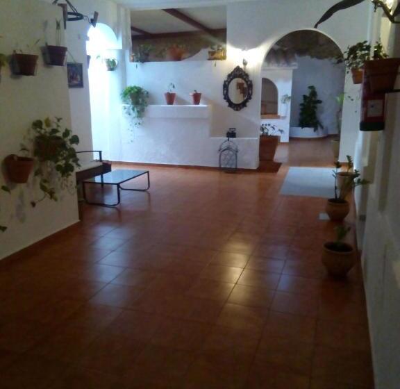 Пансион Hostal Batato