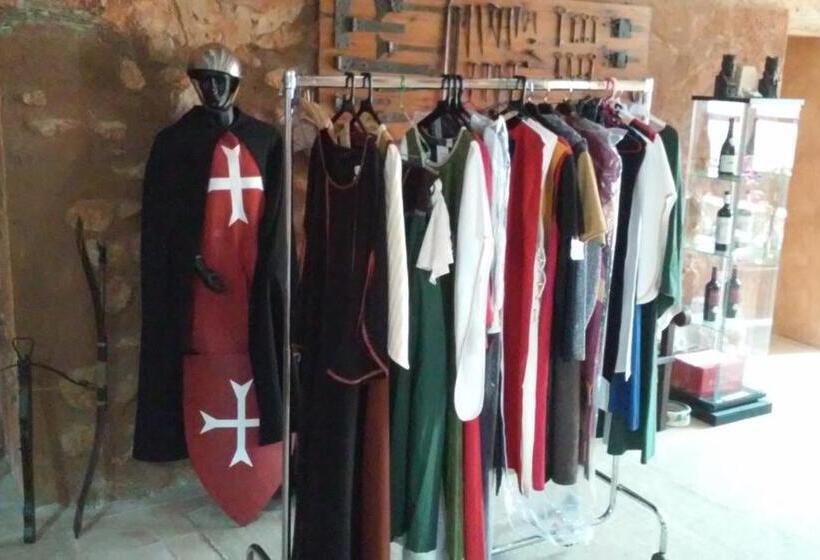 پانسیون Castillo De Grisel