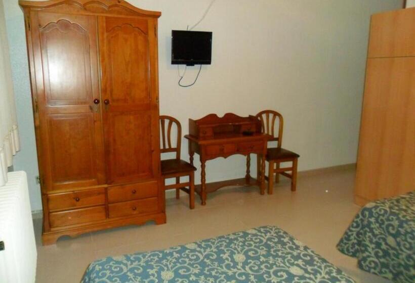 بنسيون Hostal Amigo