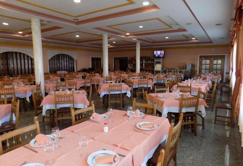 بنسيون Hostal Amigo