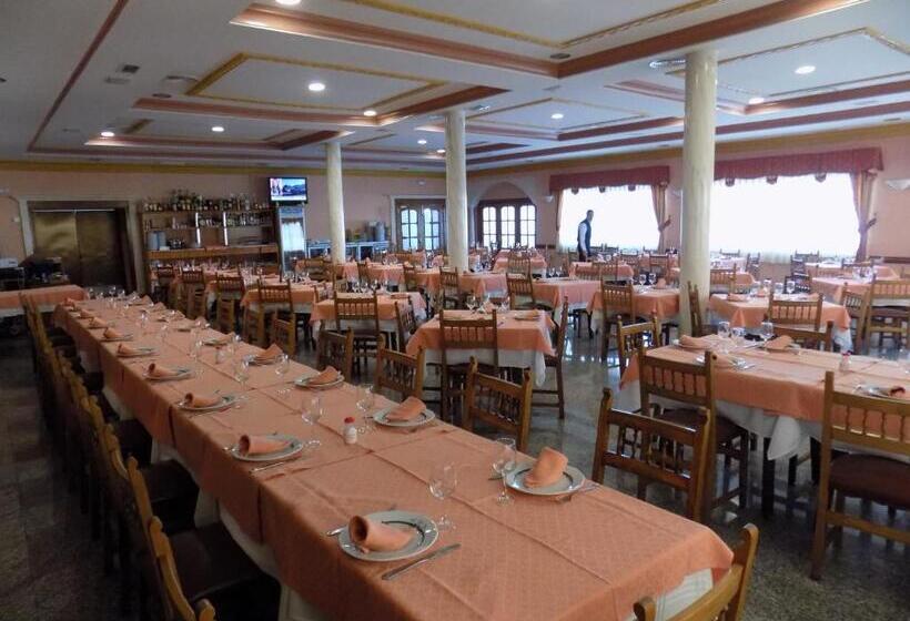 بنسيون Hostal Amigo