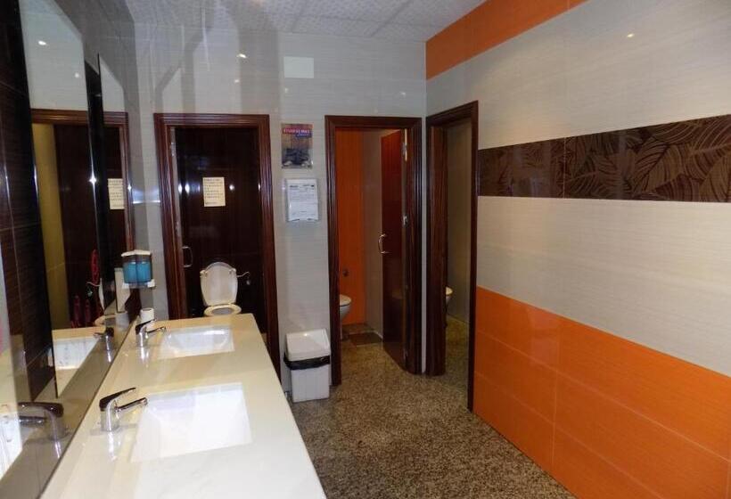 بنسيون Hostal Amigo