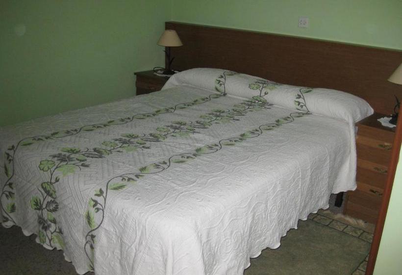 بنسيون Hostal El Duje