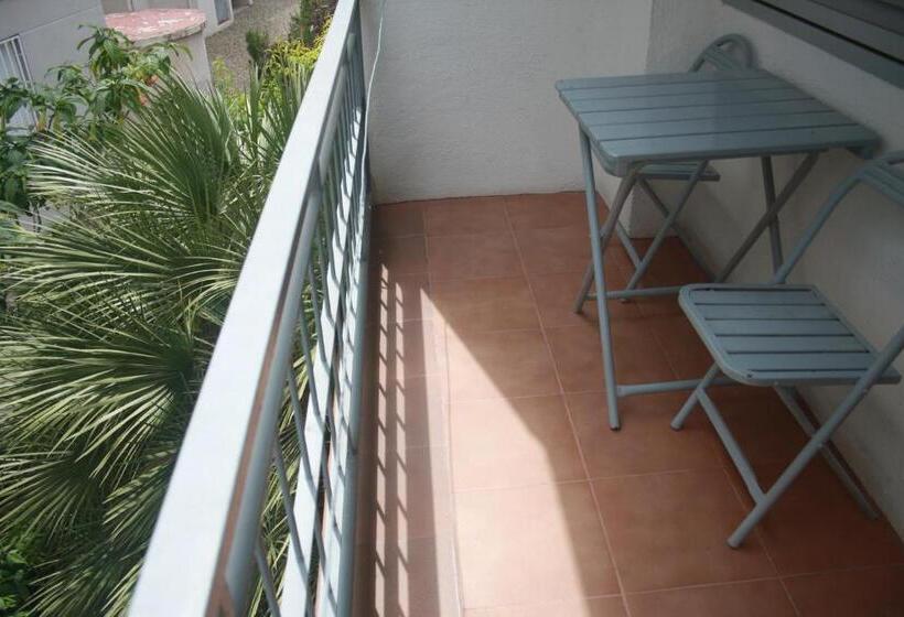 پانسیون Hostal Torre Mar