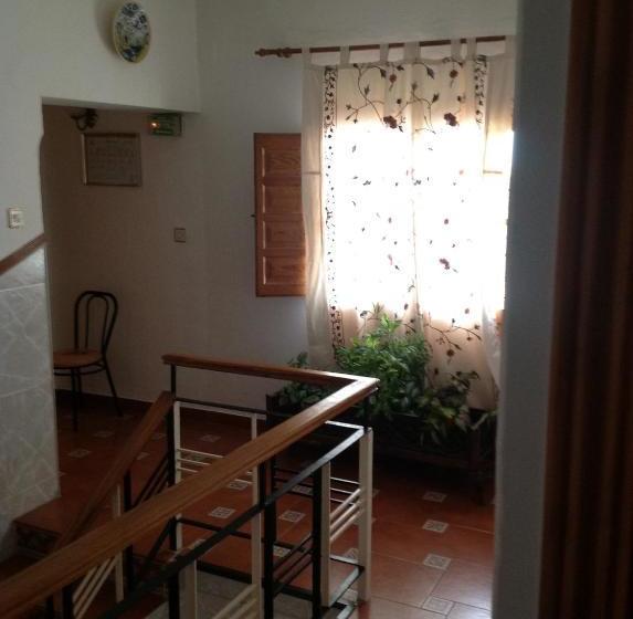 بنسيون Mesón De Lagartera