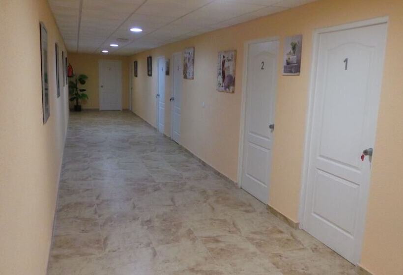 فندق Restaurante Rural Cau Blanch