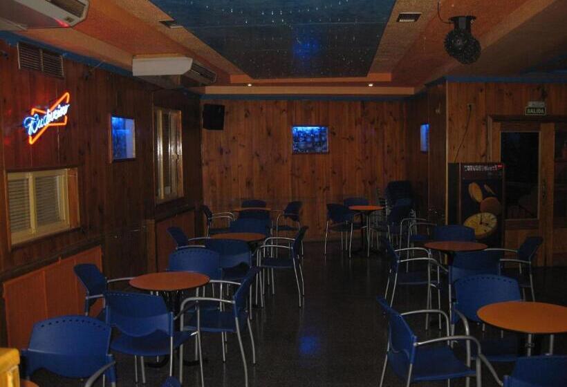 פנסיון Hostal Alvaro I