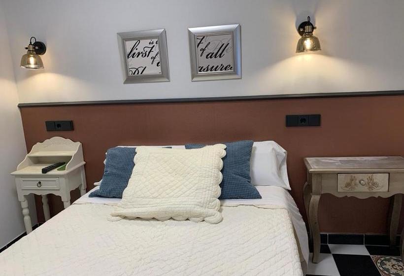 بنسيون Hostal El Lechuguero