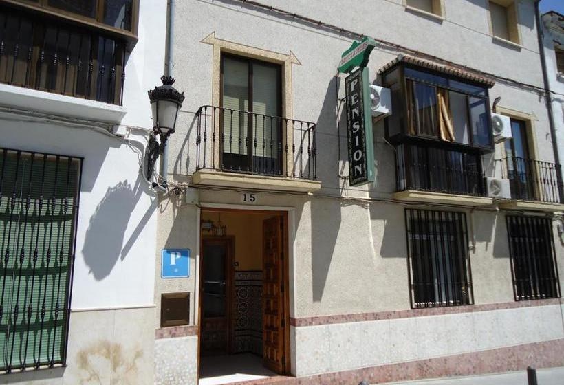 پانسیون Hostal Los Claveles