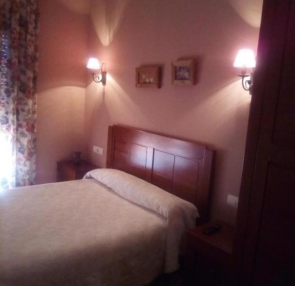 پانسیون Hostal Sol De La Vega