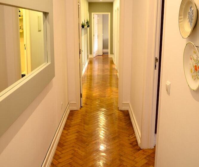 پانسیون Alvalade Ii Airport Guest House