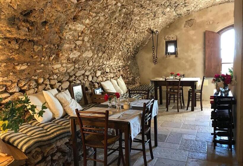 مبيت وإفطار Charme In Perillis