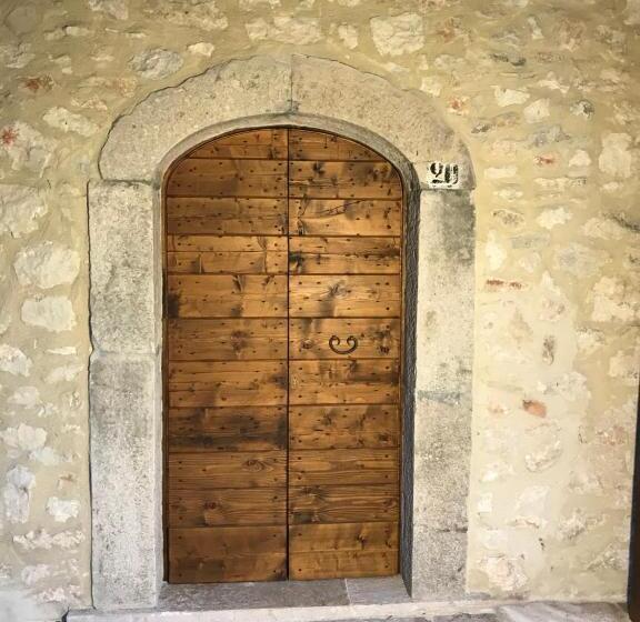 مبيت وإفطار Charme In Perillis