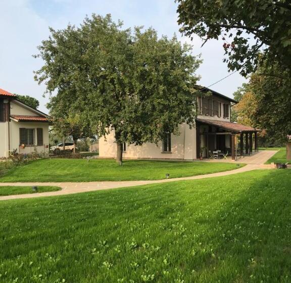 هتل Agriturismo La Rinaldina