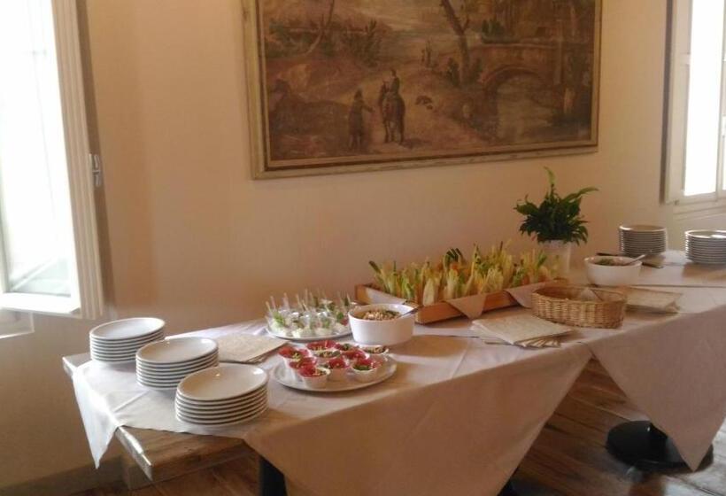 هتل Agriturismo La Rinaldina