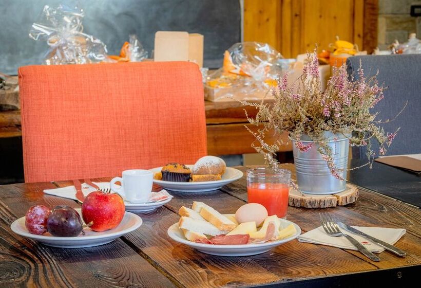فندق Arbule Agriturismo & Spa Valtellina
