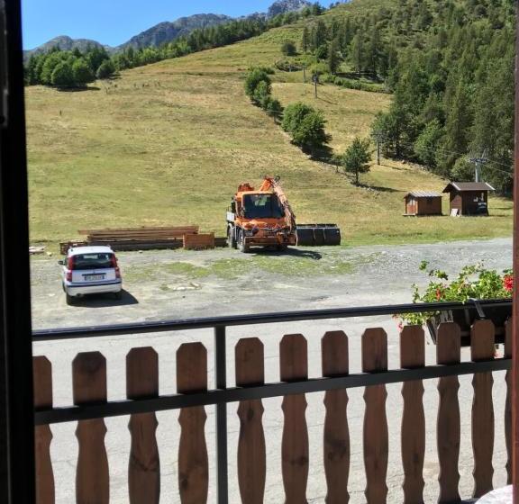 פנסיון Nei Et Soleil