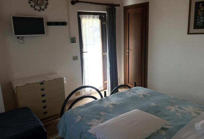 פנסיון Nei Et Soleil