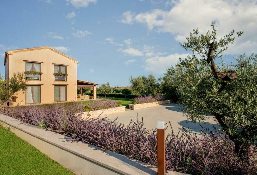 هتل Agrirelais Collelago