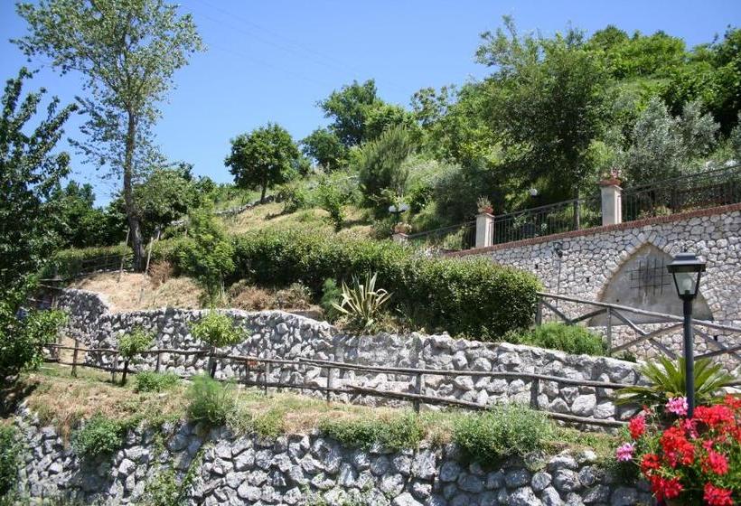فندق Agriturismo La Grotta