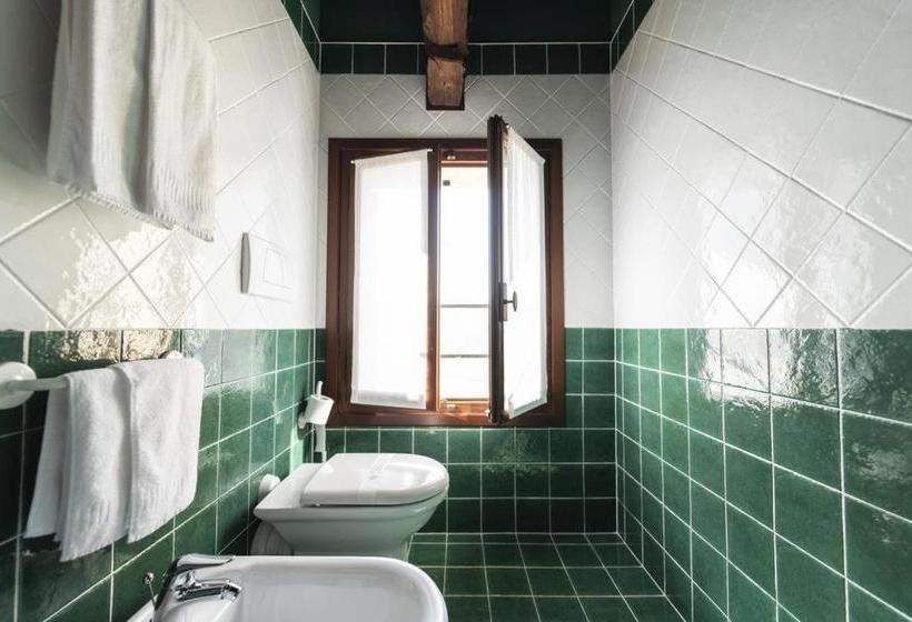 هتل Foresteria Borgoluce