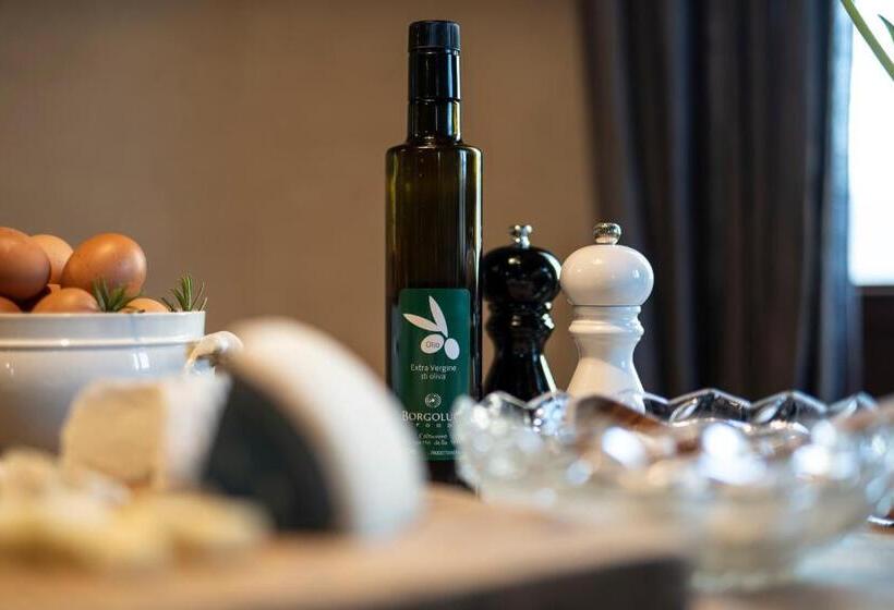 هتل Foresteria Borgoluce